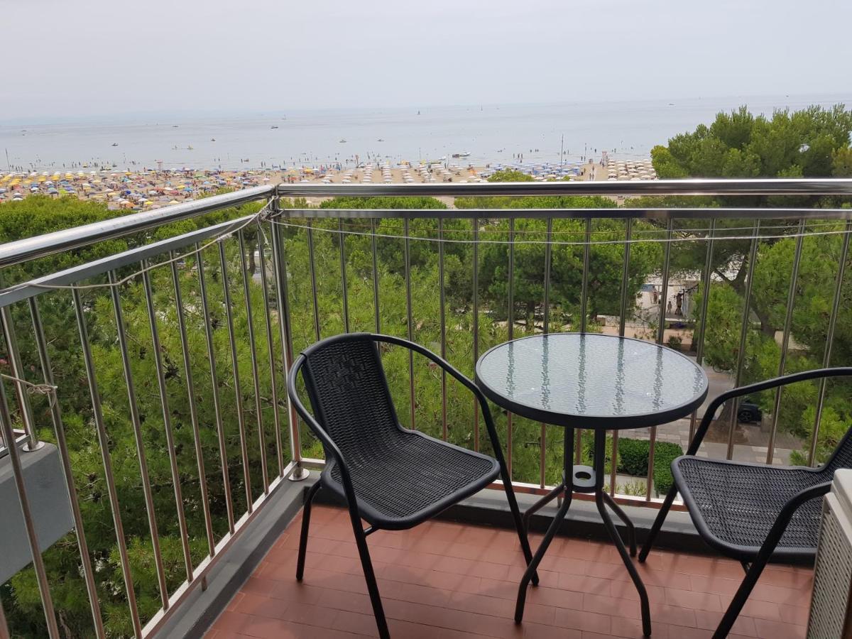 International Seaview Apartments Lignano Sabbiadoro Bagian luar foto