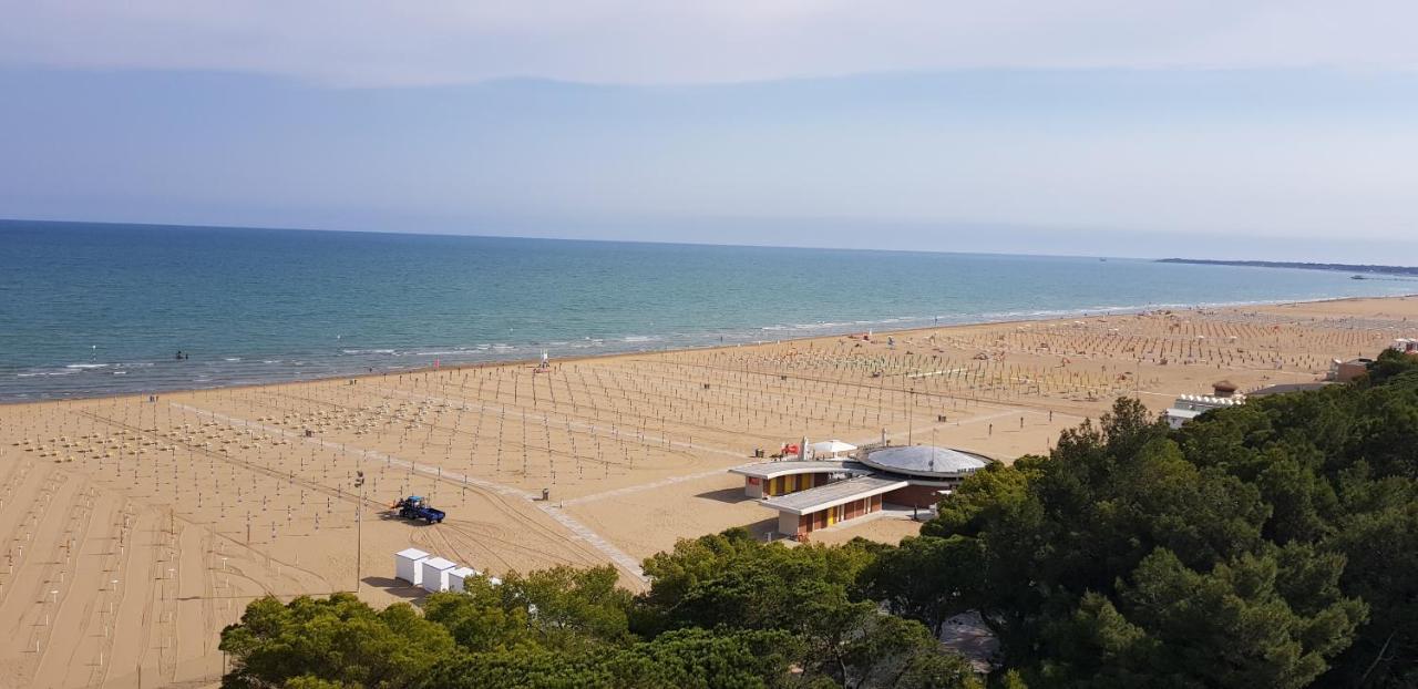 International Seaview Apartments Lignano Sabbiadoro Bagian luar foto