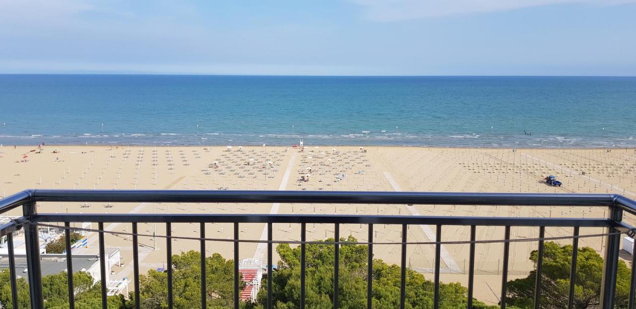 International Seaview Apartments Lignano Sabbiadoro Bagian luar foto