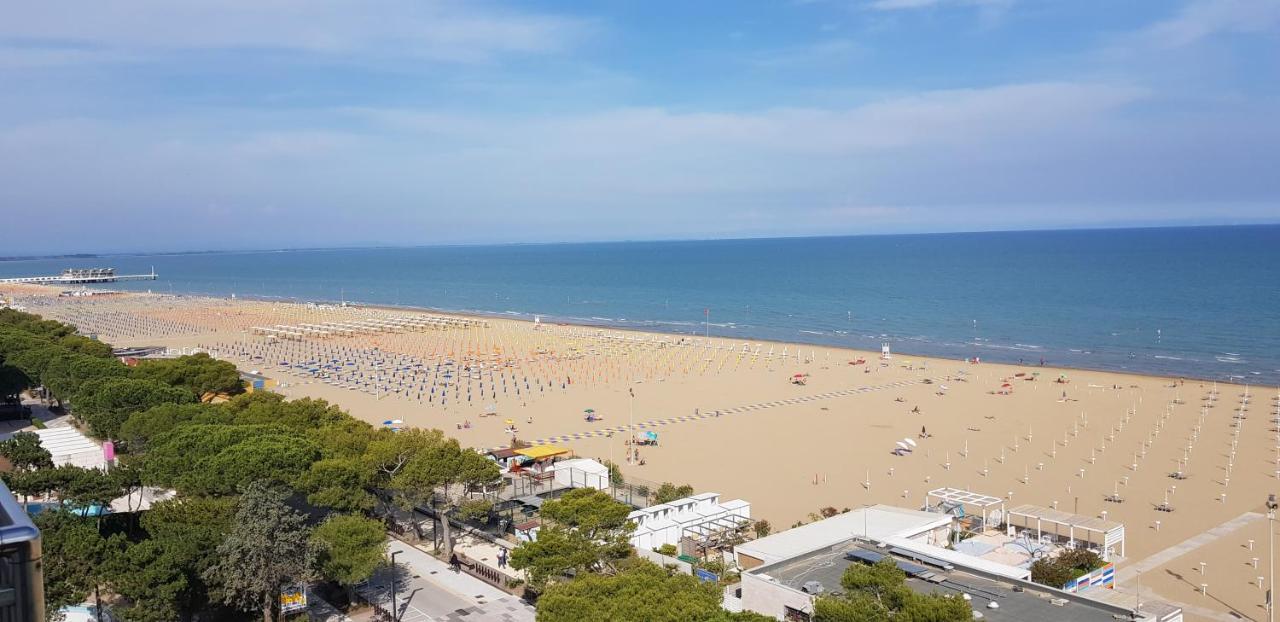 International Seaview Apartments Lignano Sabbiadoro Bagian luar foto