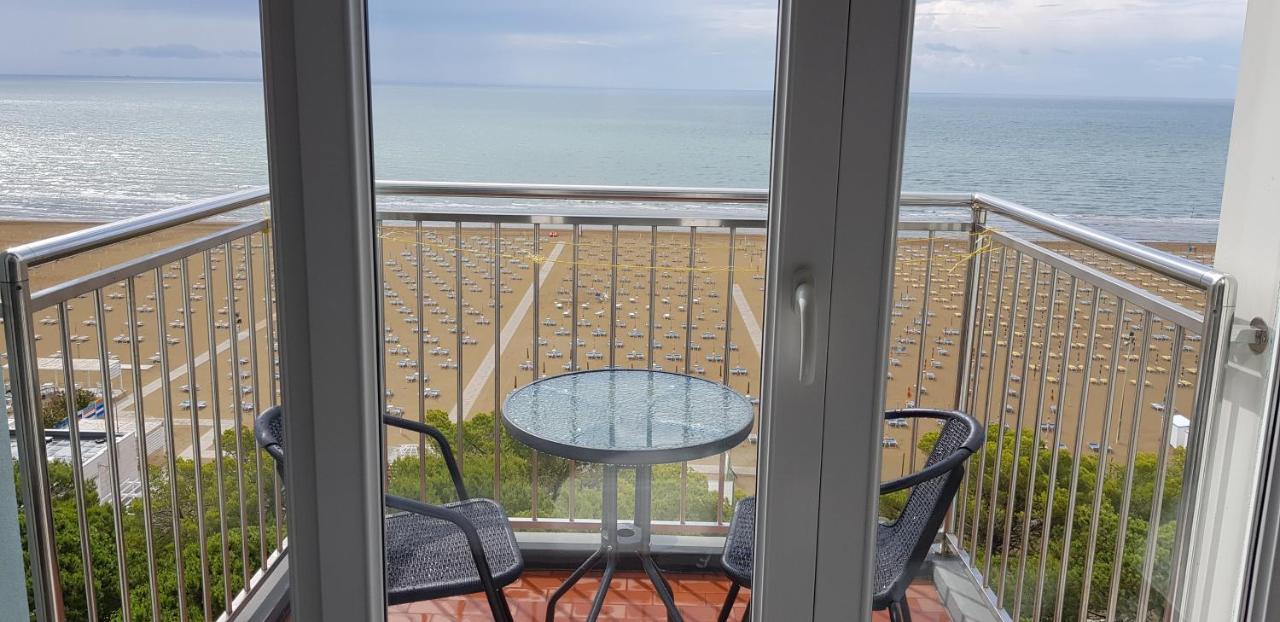 International Seaview Apartments Lignano Sabbiadoro Bagian luar foto